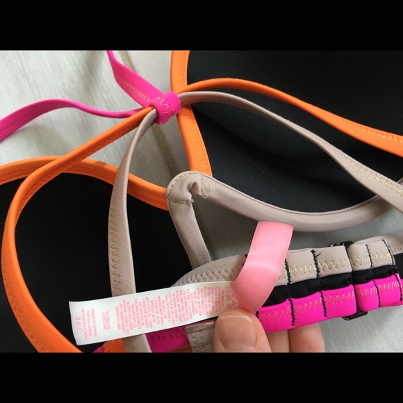 Victoria Secret The Fabulous Bikini Top 36C - Picture 3 of 3